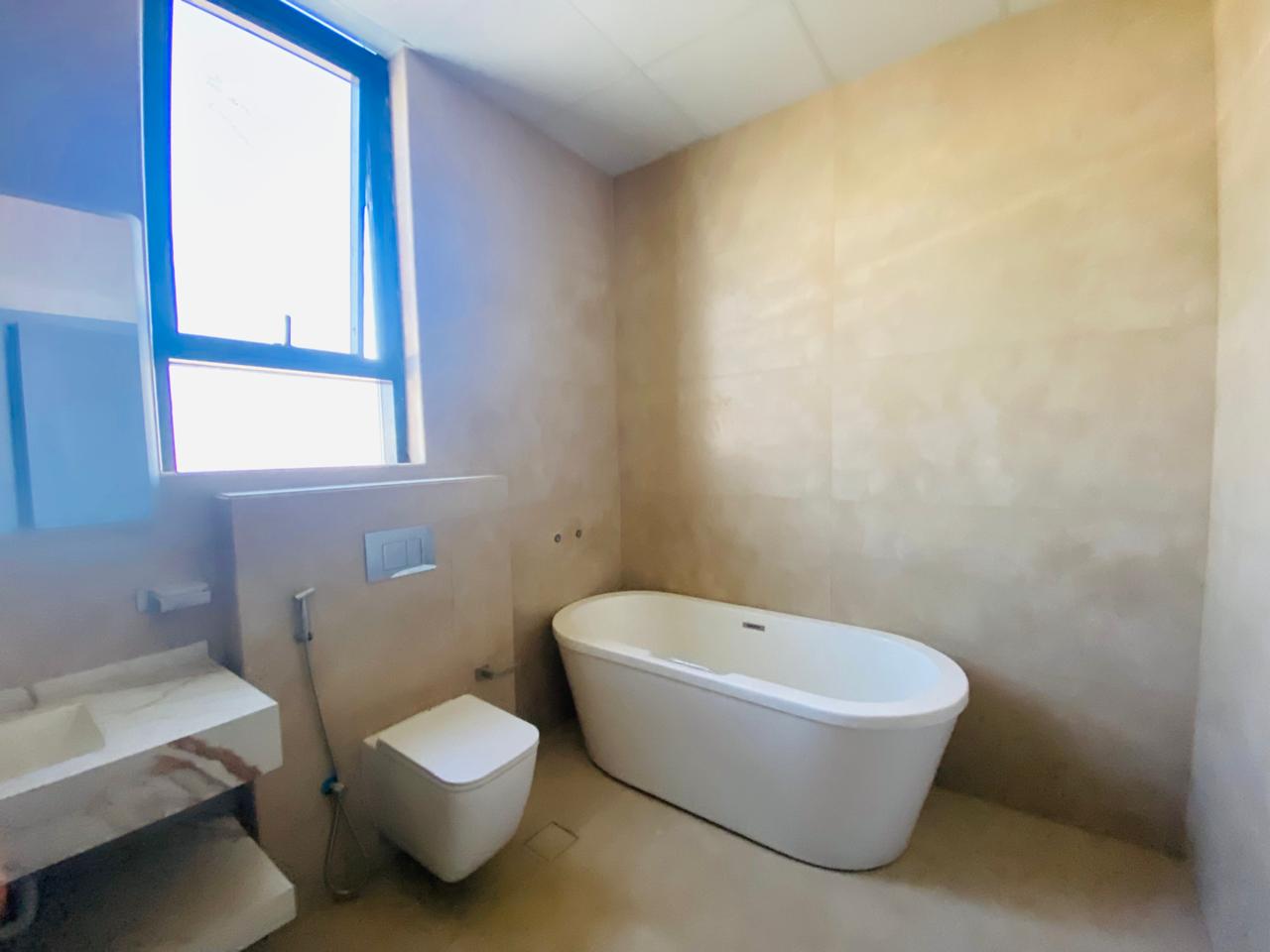 4 Bedroom Freehold Villa
